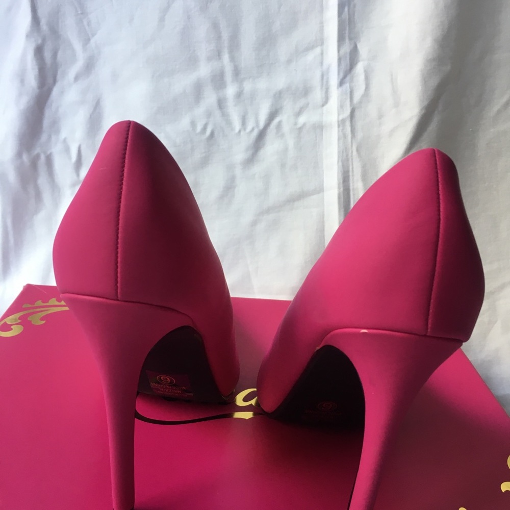 Heels - Picture 4 of 7